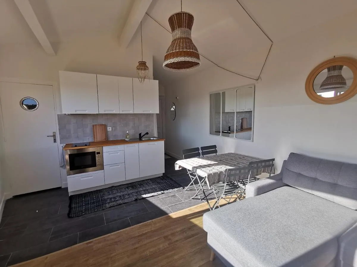Logement Independant Renove Tres Belle Terrasse Vue Mer Port Et Marseille Villa Holiday home