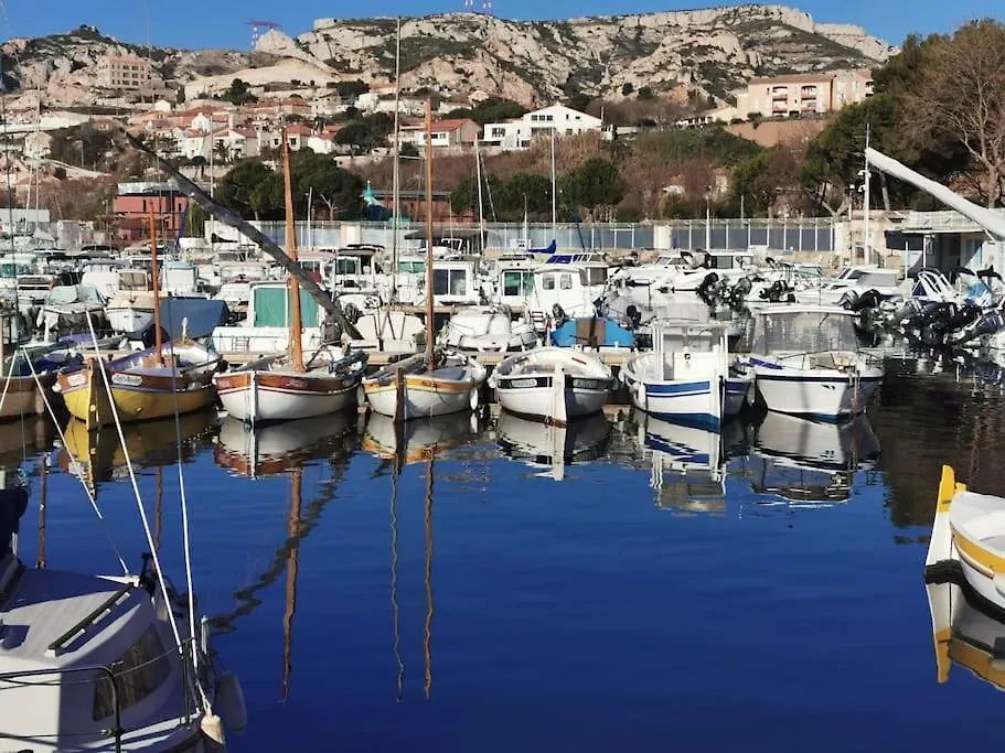 Logement Independant Renove Tres Belle Terrasse Vue Mer Port Et Marseille Villa 0*,  France
