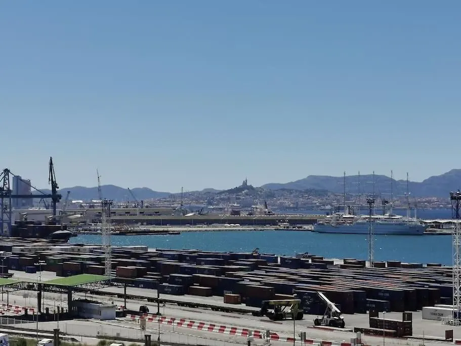 Logement Independant Renove Tres Belle Terrasse Vue Mer Port Et Marseille Villa 0*,