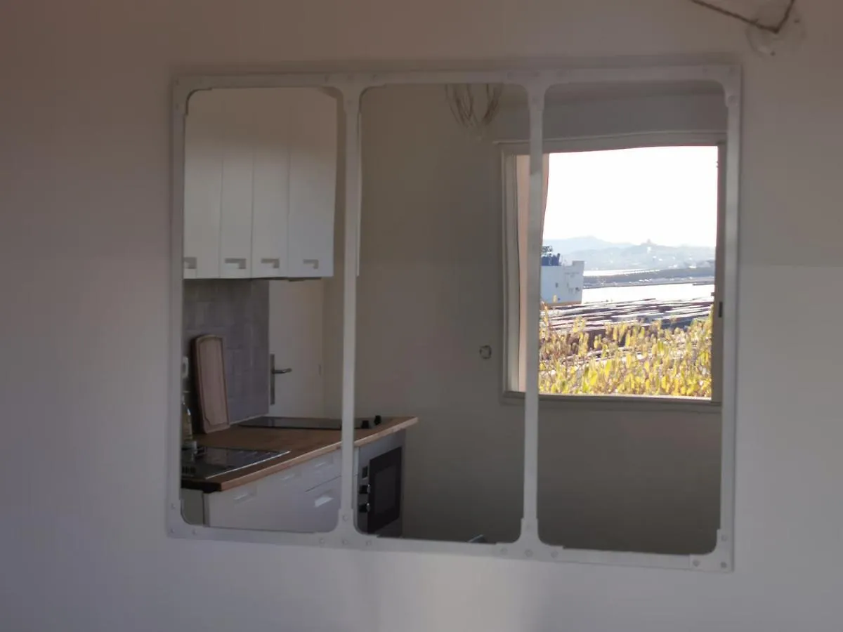Logement Independant Renove Tres Belle Terrasse Vue Mer Port Et Marseille Villa