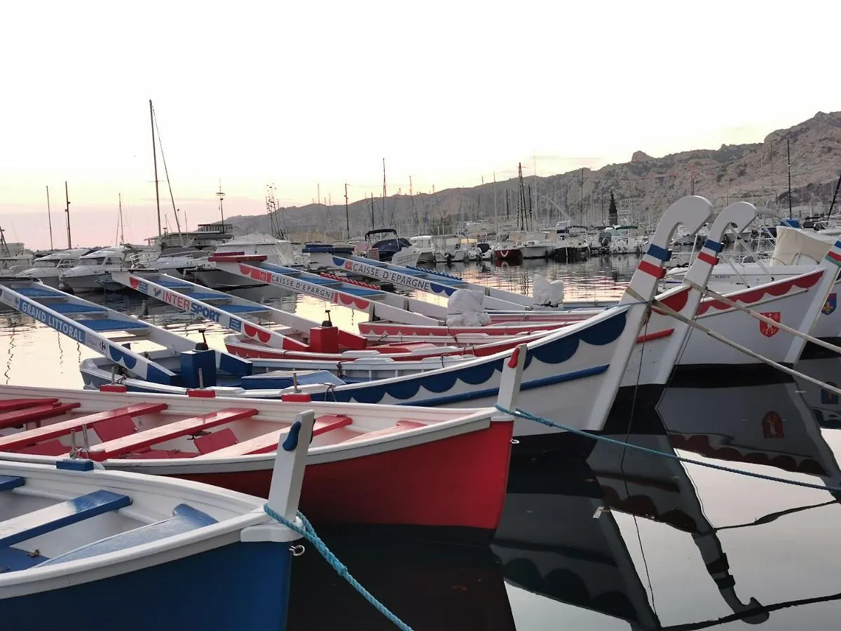 Holiday home Logement Independant Renove Tres Belle Terrasse Vue Mer Port Et Marseille Villa France