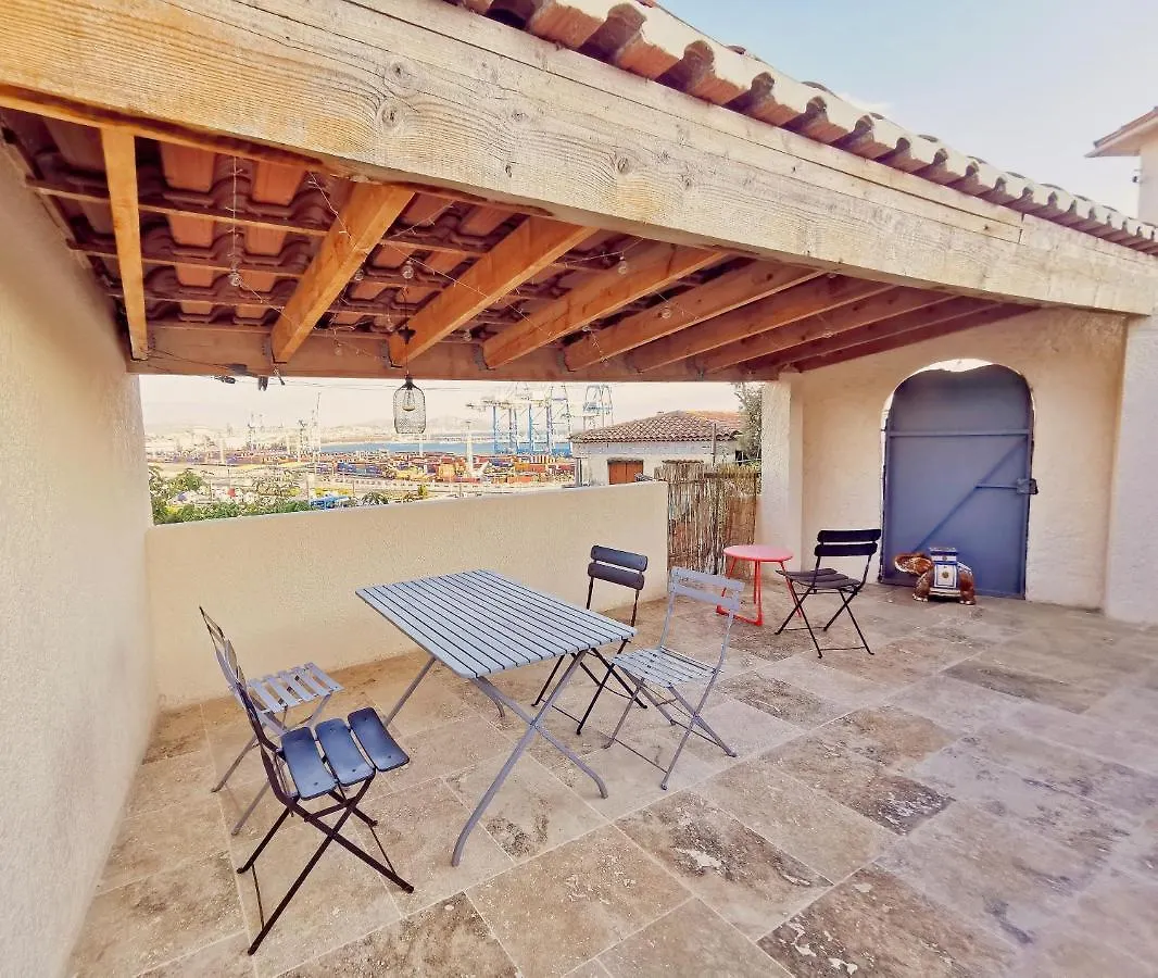 Logement Independant Renove Tres Belle Terrasse Vue Mer Port Et Marseille Villa