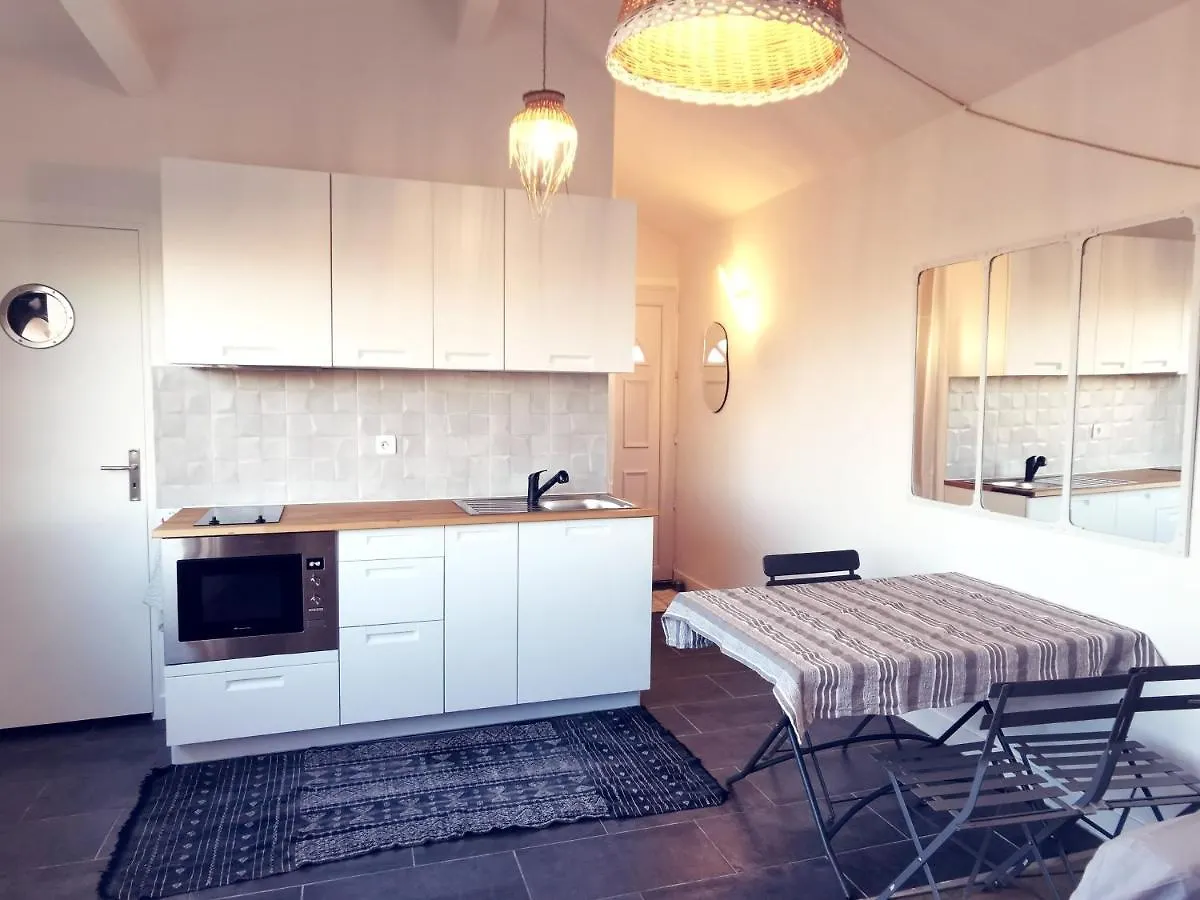 Holiday home Logement Independant Renove Tres Belle Terrasse Vue Mer Port Et Marseille Villa France