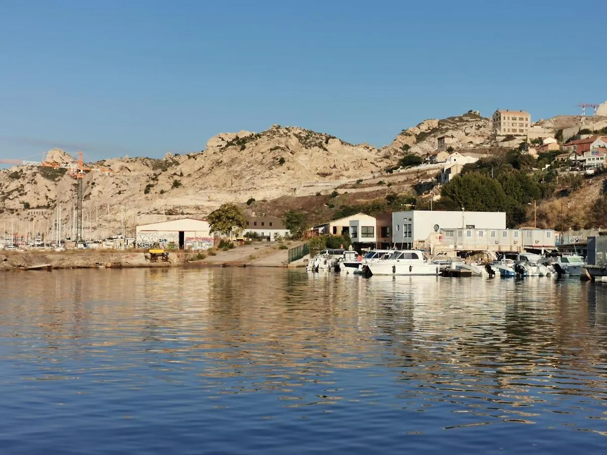 Logement Independant Renove Tres Belle Terrasse Vue Mer Port Et Marseille contacts